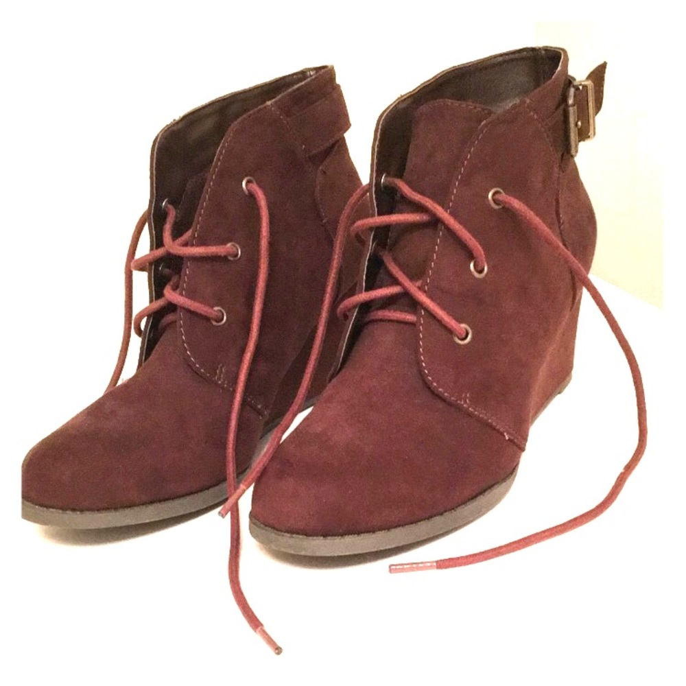 Super cute suede brown booties!!!